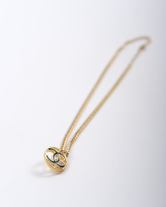 B3UPCYCLE: CHANEL UPCYCLE NECKLACE BLACK BUTTON