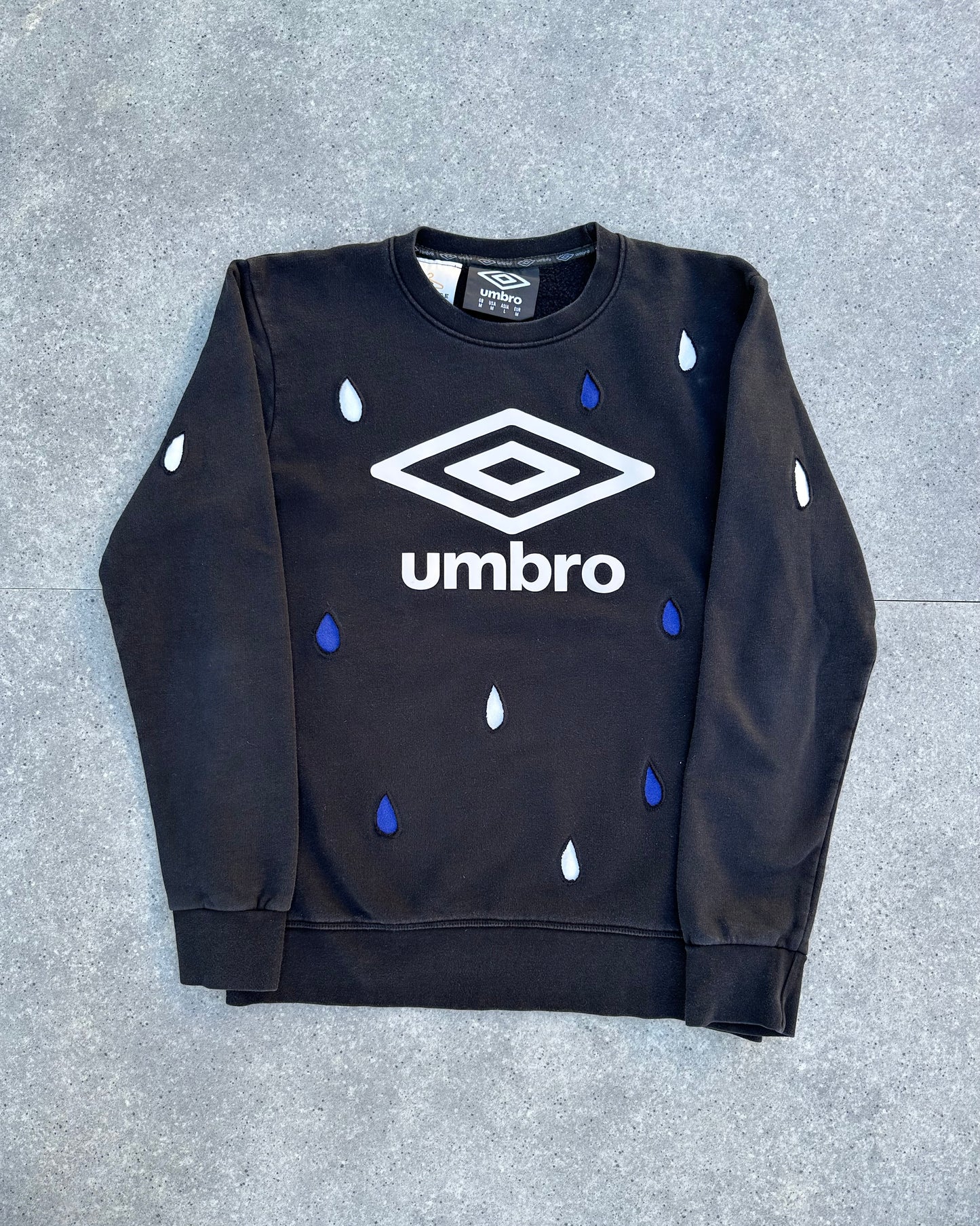 B3UPCYCLE: UMBRO "CRYING" SWEATSHIRT