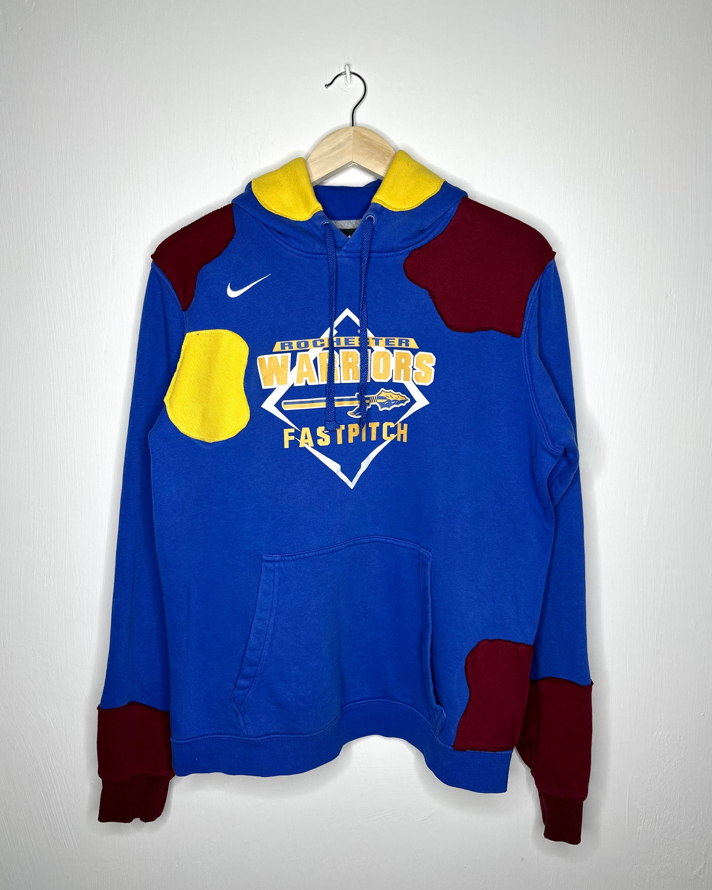 B3UPCYCLE: NIKE “BOUNCE” HOODIE