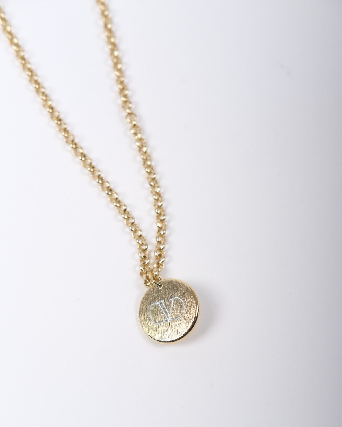 B3UPCYCLE: VALENTINO UPCYCLE NECKLACE GOLD BUTTON